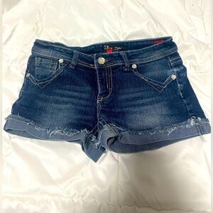 Eighty  Eight stretchy denim shorts size 7
